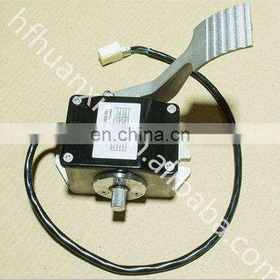 Wide Working Voltage High-Effect Accelerator With High Efficiency