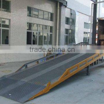 manual operation hydraulic mobile cargo dock ramp capacity 12T