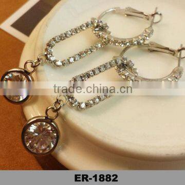 Fashion Bow Rhinestone Crystal Claw Chain Long Earrings