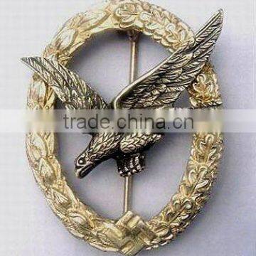 gold plating metal eagle brooch