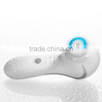 CosBeauty with utility model patent sonic facial brush for deep cleansing