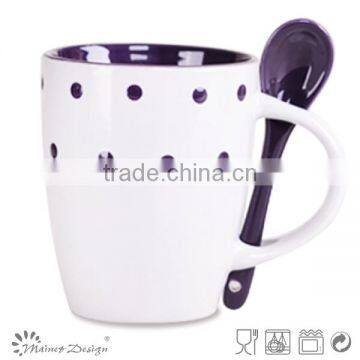 New design dot cheap ceramic mug with spoon