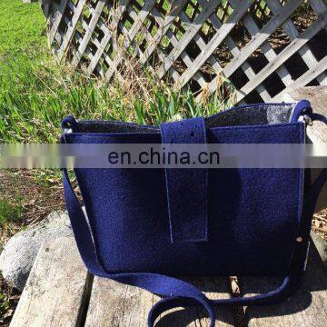 Handmade Modern Designed Felt Messenger Bag With Cotton Lining photo-3
