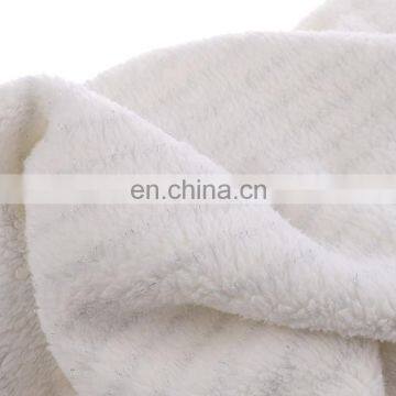 China Cheap Reversible Cream Color Plush Sherpa Blanket With Metallic Silver Yarn Knit Lurex photo-3