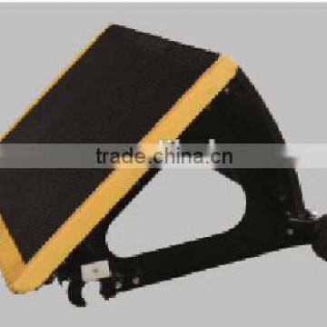 Escalator Parts L1000 Black Step with Yellow Demarcation Strips (Escalator Step)