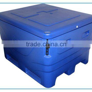 600 L blue rotomolded fish tubs