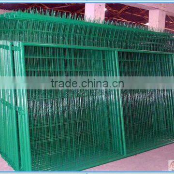 Anti climb wire mesh fence