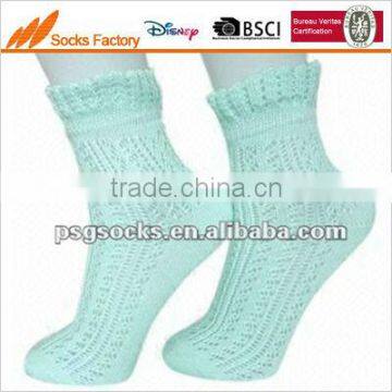 women ankle socks with pointelle pattern with lace on the welt