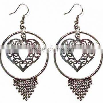 Fashion earring heart inside