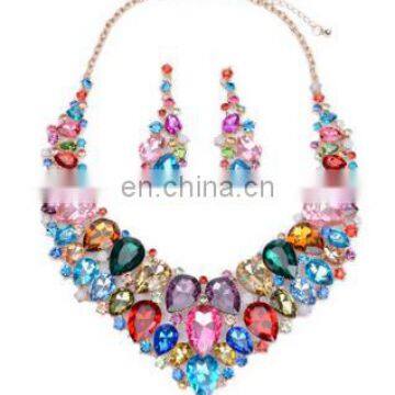 New Design Fashion Luxury Full Crystal Statement Necklace Exaggeration Rhinestone Flower Pendants Necklaces