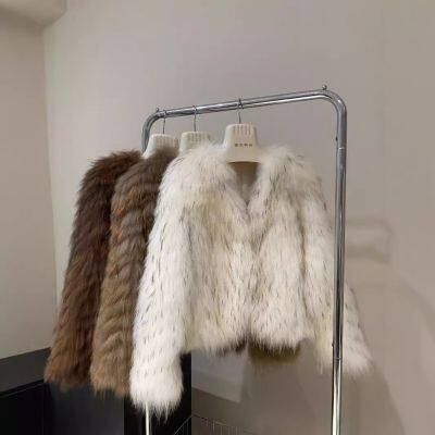 Casaco de pele importado para mulheres, novidade 2024, com listras de peles de raposa trançadas, estilo YOUNG, casaco de moda photo-2