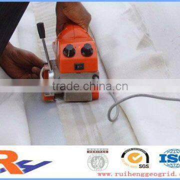 Wheel mounted wedge welder for geomembrane