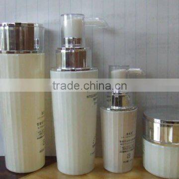 white color Cosmetic glass bottle with aluminum pump and plastic cap