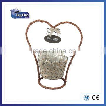 Love- shaped flower Planter
