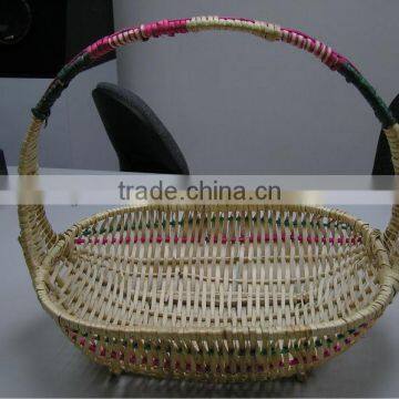 Perfect Handmade Oval Willow Gift& Fruit Basket With Handle for Holidays