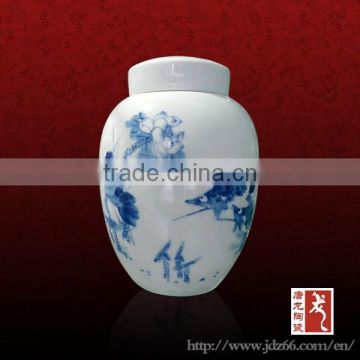 Chinese blue-and-white porcelain tea jar for tea coffee storage