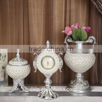 Silver ceramic vase with diamond