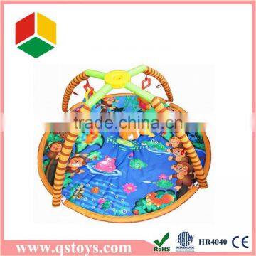 2016 economical baby carpet with rattle in color box