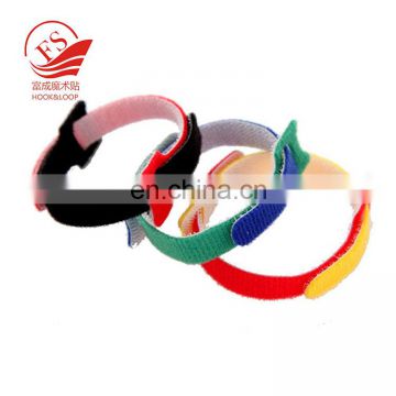 Guangdong factory wholesale reclosable cable tie cable cord computer hook loop wrap