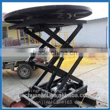 Revolving hydraulic lift stage