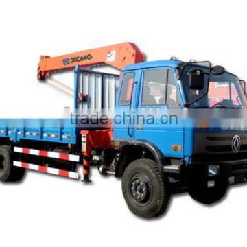 Dongfeng 4*2 Lorry Crane Light Truck for sale