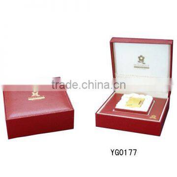 Luxurious red Pu gift box