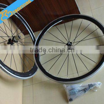 Wholesale chinese carbon clincher wheelset 700c road bike carbon wheels china