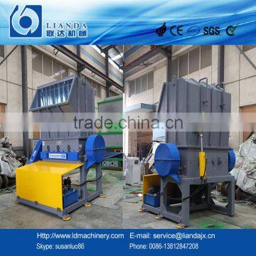 Plastic bottle shredder machine