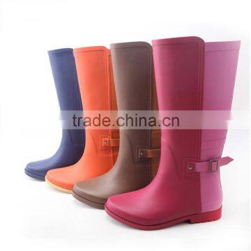 2017 women rubber rain boots with good shape