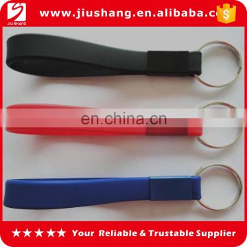 cheap custom silicone bracelet keychains manufacturer