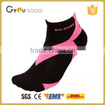 Breathable and Anti-slip men running sports socks/OEM men socks