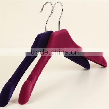 Wholesale fashion women dress custom flocked velvet hanger