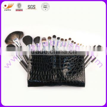 Professional Wholesale cheap makeup brushes with classic black pouch