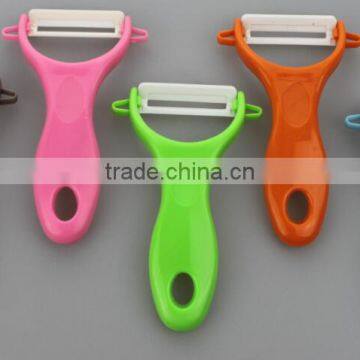 CP15 Keep Price and Hot Sale Ceramic Vegetable Peeler photo-3