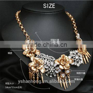 Golden Flower Rivets Luxury Exaggerated Short Necklace Restoring Ancient Ways photo-3