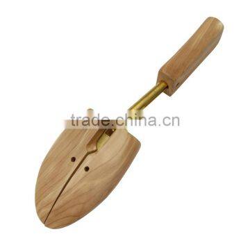 Imported from American aromatic red cedar wood shoe tree type shoe stretcher with leather string