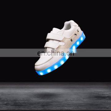 Factory Wholesale Latest Design USB Rechargeable Kids LED Luminous Light Shoes Children Kids Led Shoes Sneakers photo-3
