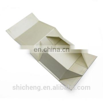 Foldable magnetic closure box