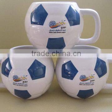 2016 new 16OZ ceramic football mug for promotion.