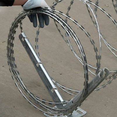 PVC PE Coated Galvanized High Strength Razor Barbed Wire for Protection Mesh/Farm Fencing photo-2