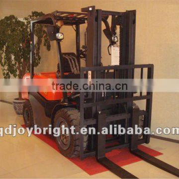 2ton Diesel Forklift with Japan engine ISUZU,solid tyres,cabin,side shifter