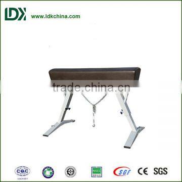 Good design popular vaulting horse for gymnasium