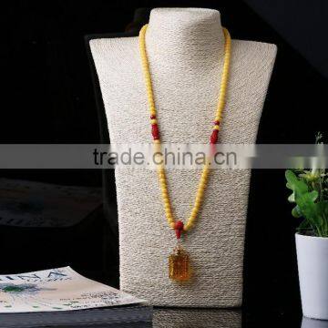 New Arrival Polyresin Imitation Beeswax Rosary, Beaded Essential Oil Aroma Diffuser Pendant Necklace Wholesales photo-3