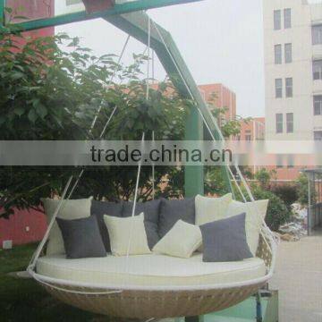 Outdoor round hanging bed