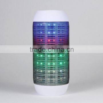 2015 fashionable colorful portable wireless led light pulse bluetooth speaker with fm