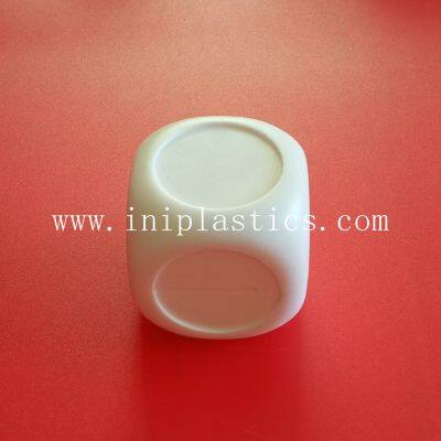we sell 5 cm plastic hollow jumbo dice