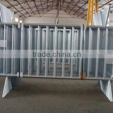 ISO9001 and CE factory hot dipped galvanized anping pedestrian portable barricades crowd control fence