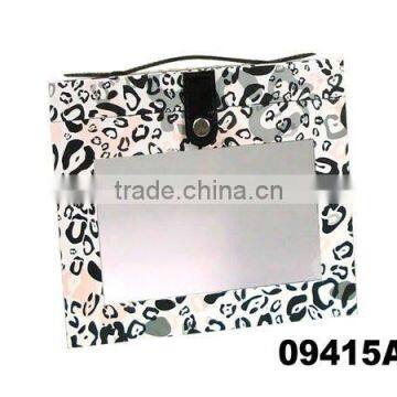 paper display gift box with magnetic closure
