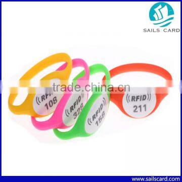 Hot Sell Discount Silicone Wristbands Silicon RFID Nfc Bracelet