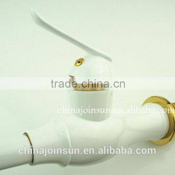 China Stylish Kitchen Sink Faucets photo-2